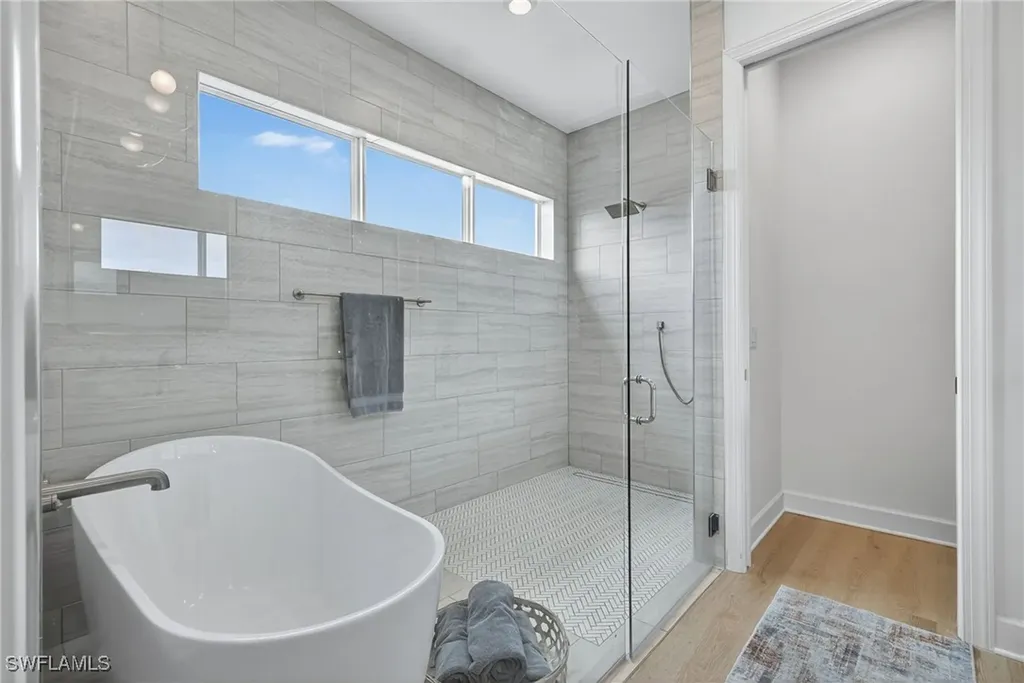 4151 NE 9th Avenue Cape Coral FL 33909