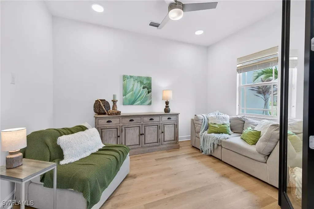 4151 NE 9th Avenue Cape Coral FL 33909