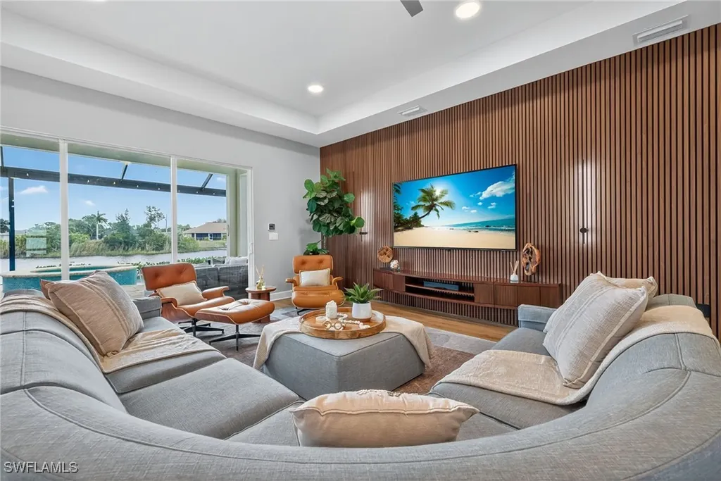 4151 NE 9th Avenue Cape Coral FL 33909