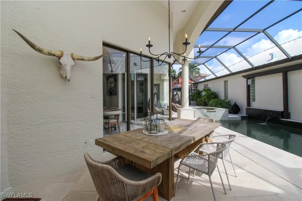 647 110th Avenue N Naples FL 34108