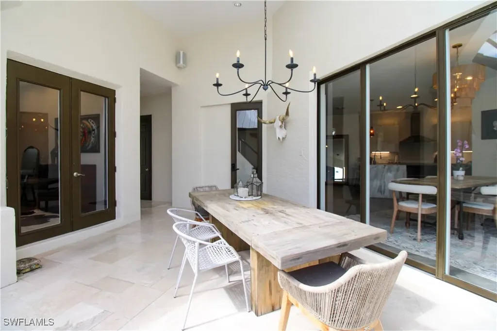 647 110th Avenue N Naples FL 34108