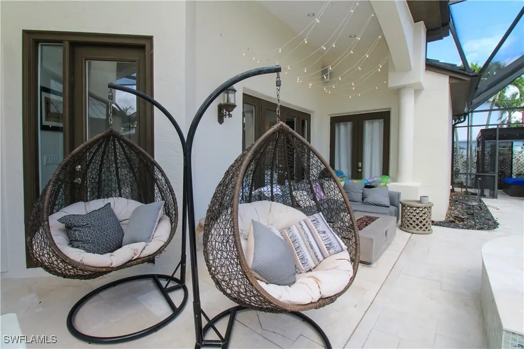 647 110th Avenue N Naples FL 34108