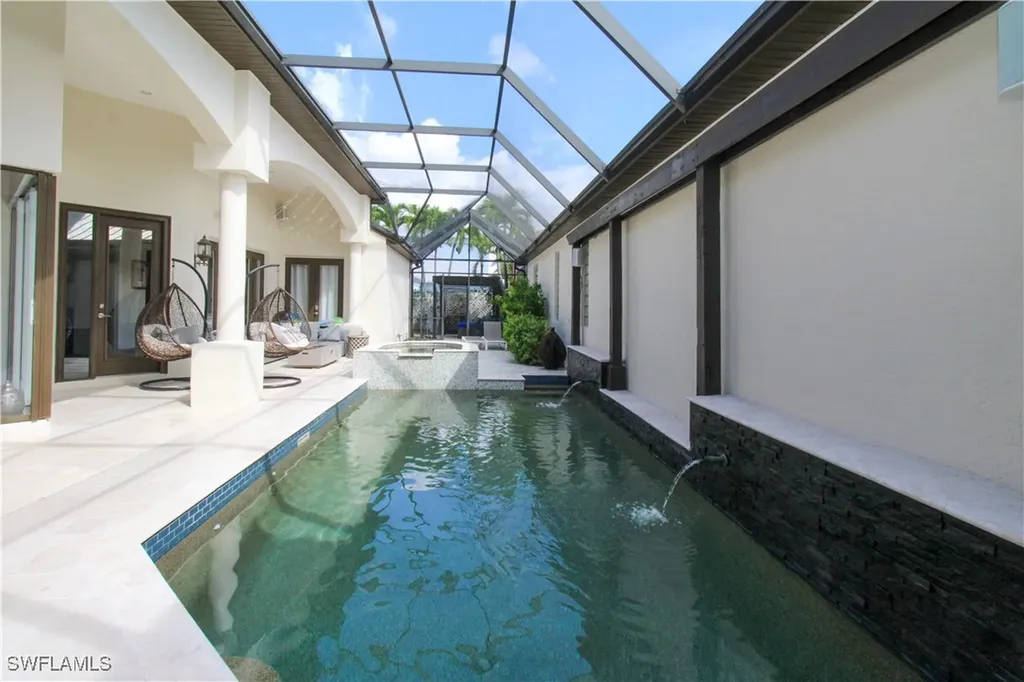 647 110th Avenue N Naples FL 34108