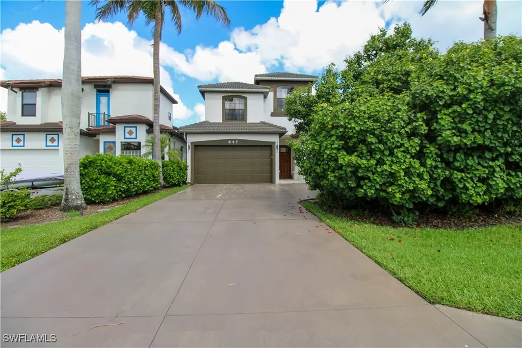 647 110th Avenue N Naples FL 34108