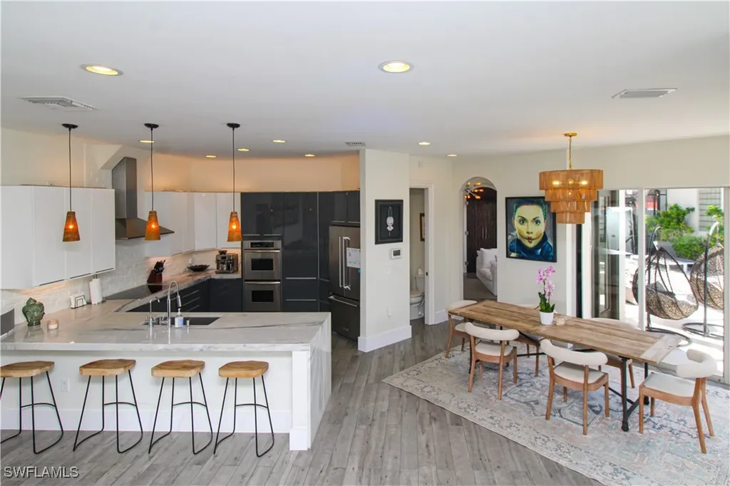 647 110th Avenue N Naples FL 34108