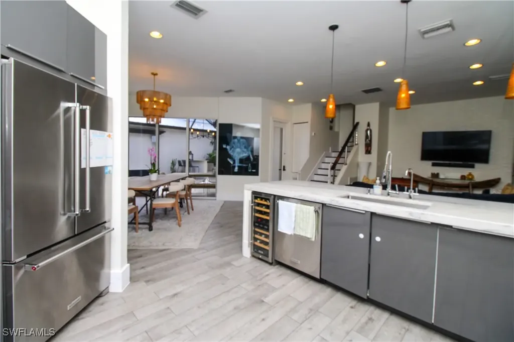 647 110th Avenue N Naples FL 34108