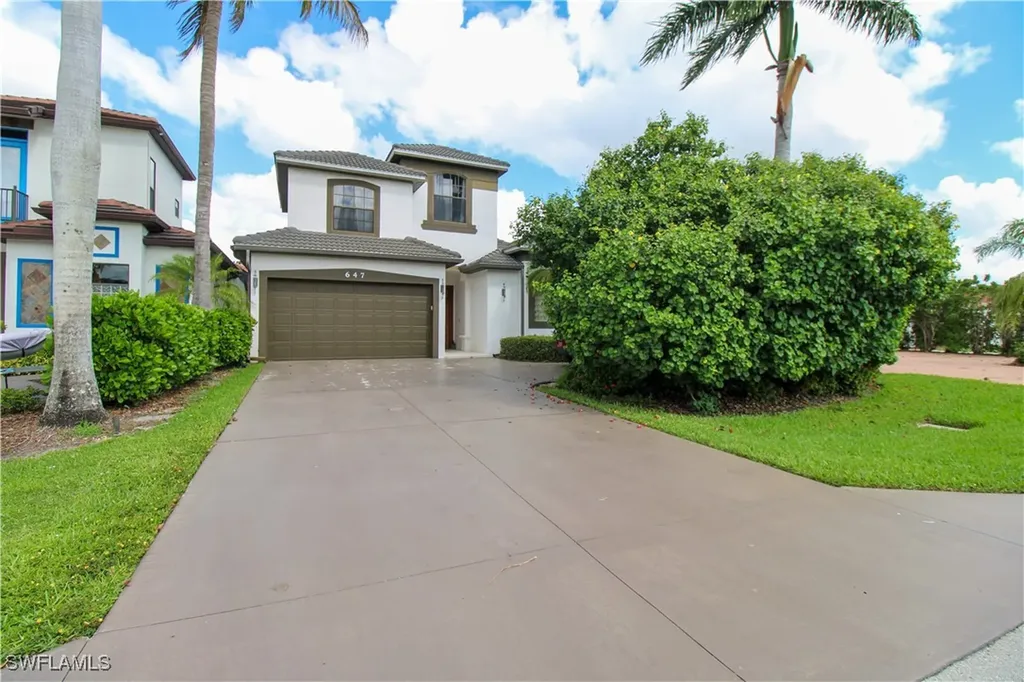 647 110th Avenue N Naples FL 34108
