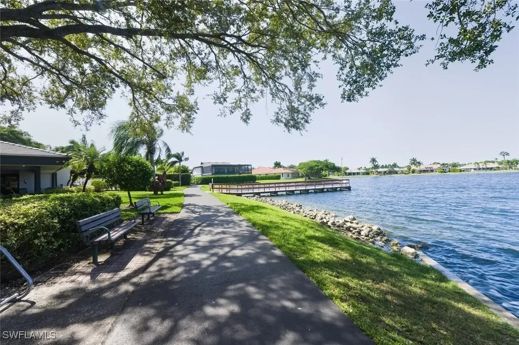 636 Windsor Square Naples FL 34104