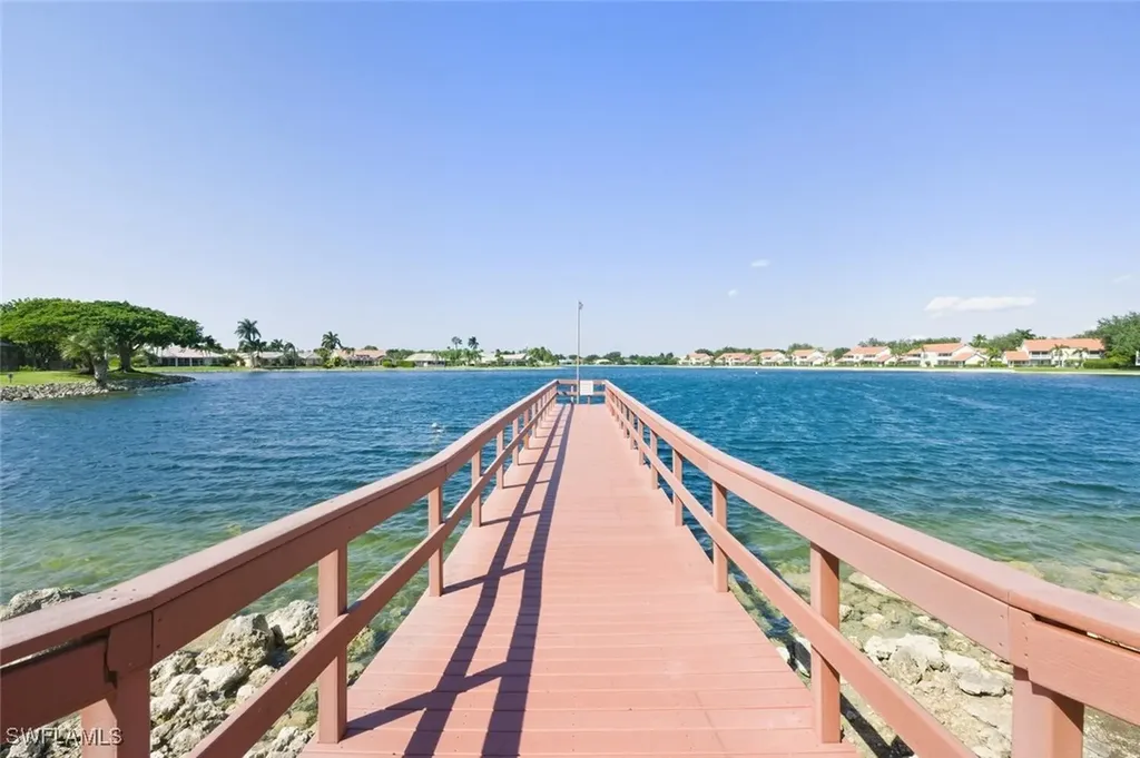 636 Windsor Square Naples FL 34104