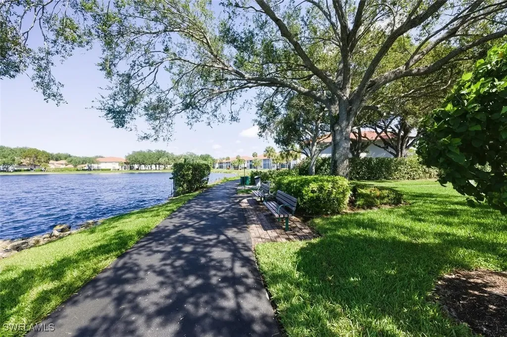 636 Windsor Square Naples FL 34104