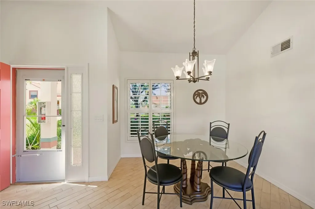 636 Windsor Square Naples FL 34104
