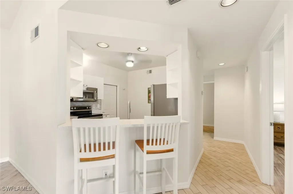 636 Windsor Square Naples FL 34104