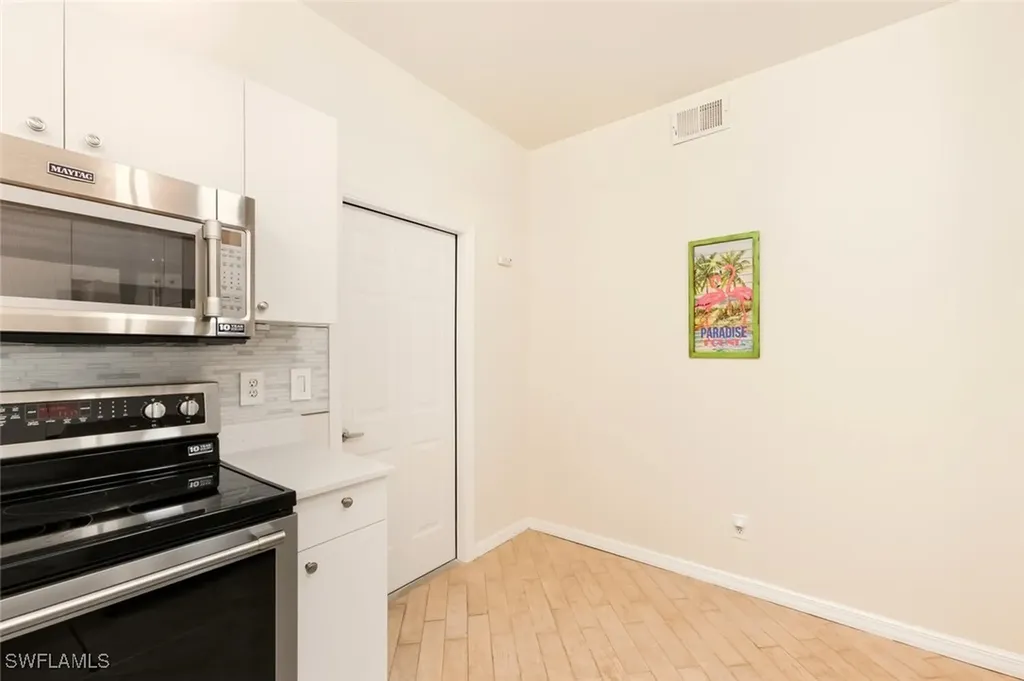 636 Windsor Square Naples FL 34104
