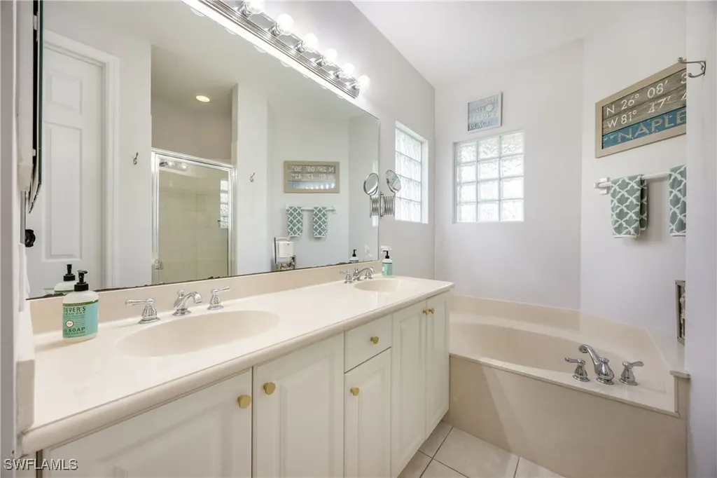 1320 Mariposa Circle Naples FL 34105