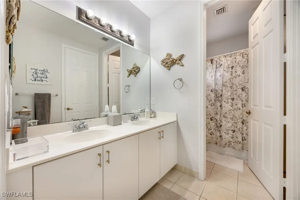 1320 Mariposa Circle Naples FL 34105
