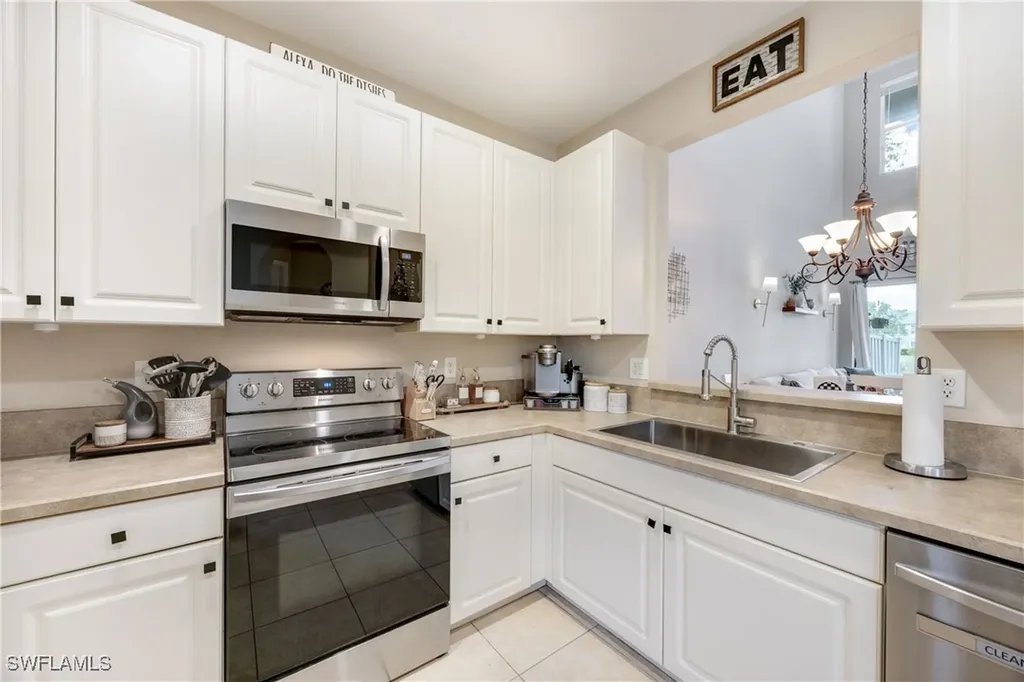 1320 Mariposa Circle Naples FL 34105