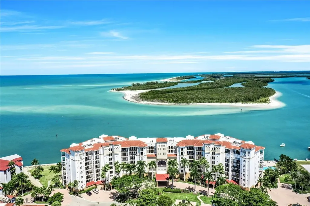 700 La Peninsula Boulevard Naples FL 34113