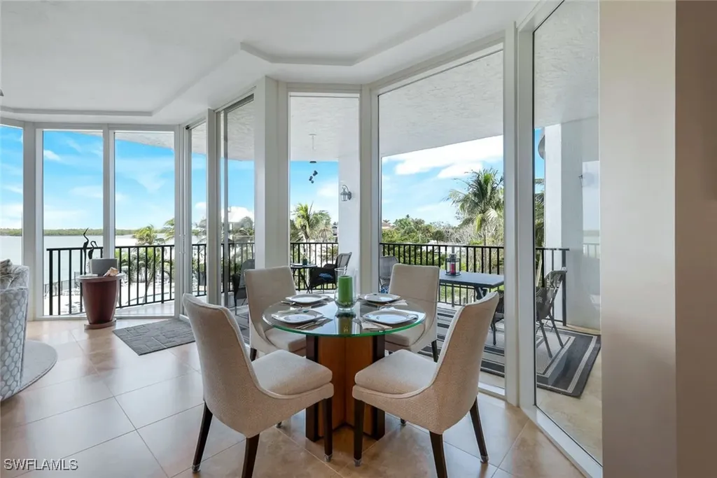 700 La Peninsula Boulevard Naples FL 34113