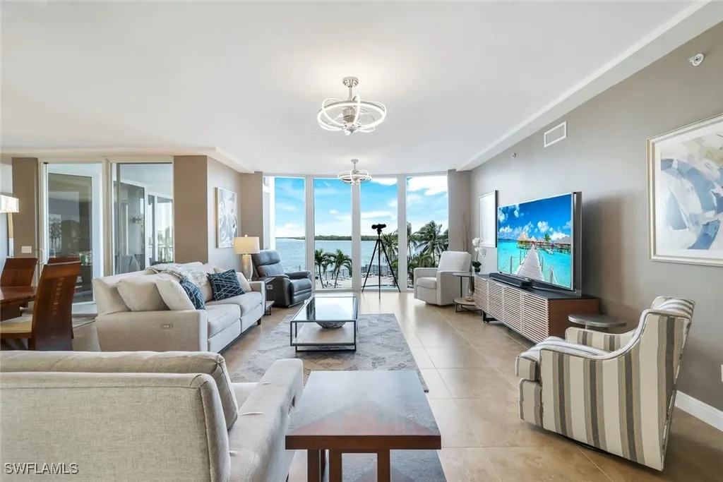 700 La Peninsula Boulevard Naples FL 34113