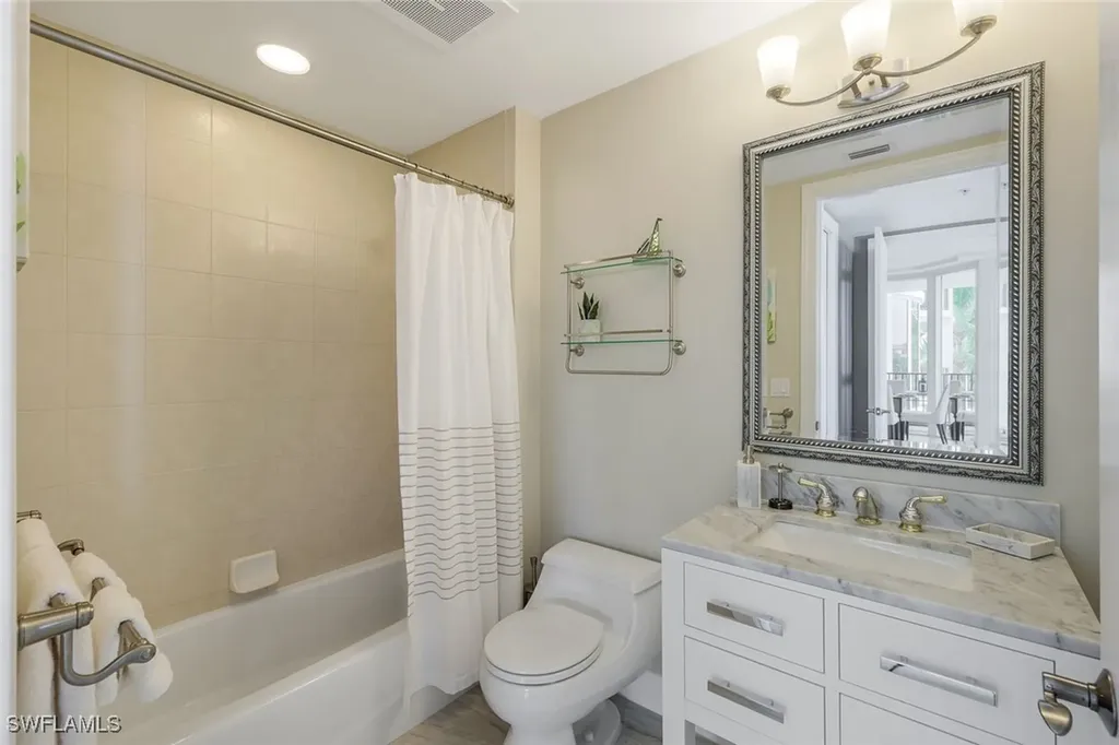 700 La Peninsula Boulevard Naples FL 34113