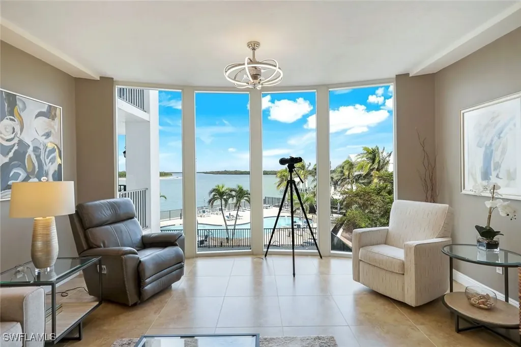 700 La Peninsula Boulevard Naples FL 34113