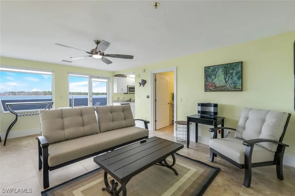700 La Peninsula Boulevard Naples FL 34113