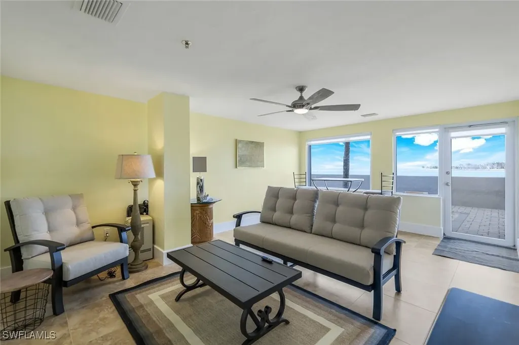 700 La Peninsula Boulevard Naples FL 34113