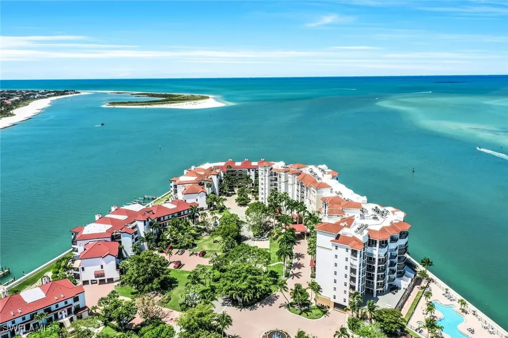700 La Peninsula Boulevard Naples FL 34113