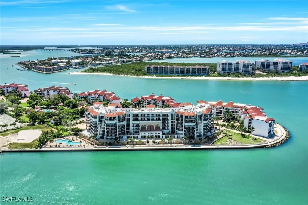 700 La Peninsula Boulevard Naples FL 34113