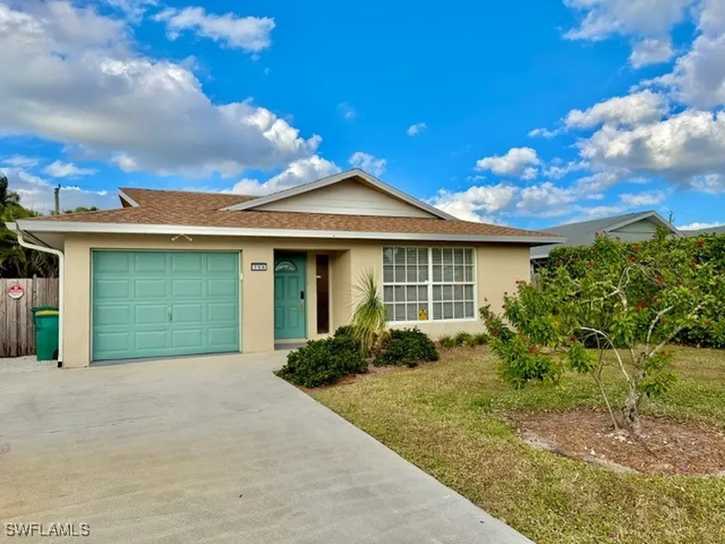 755 106th Avenue N Naples FL 34108