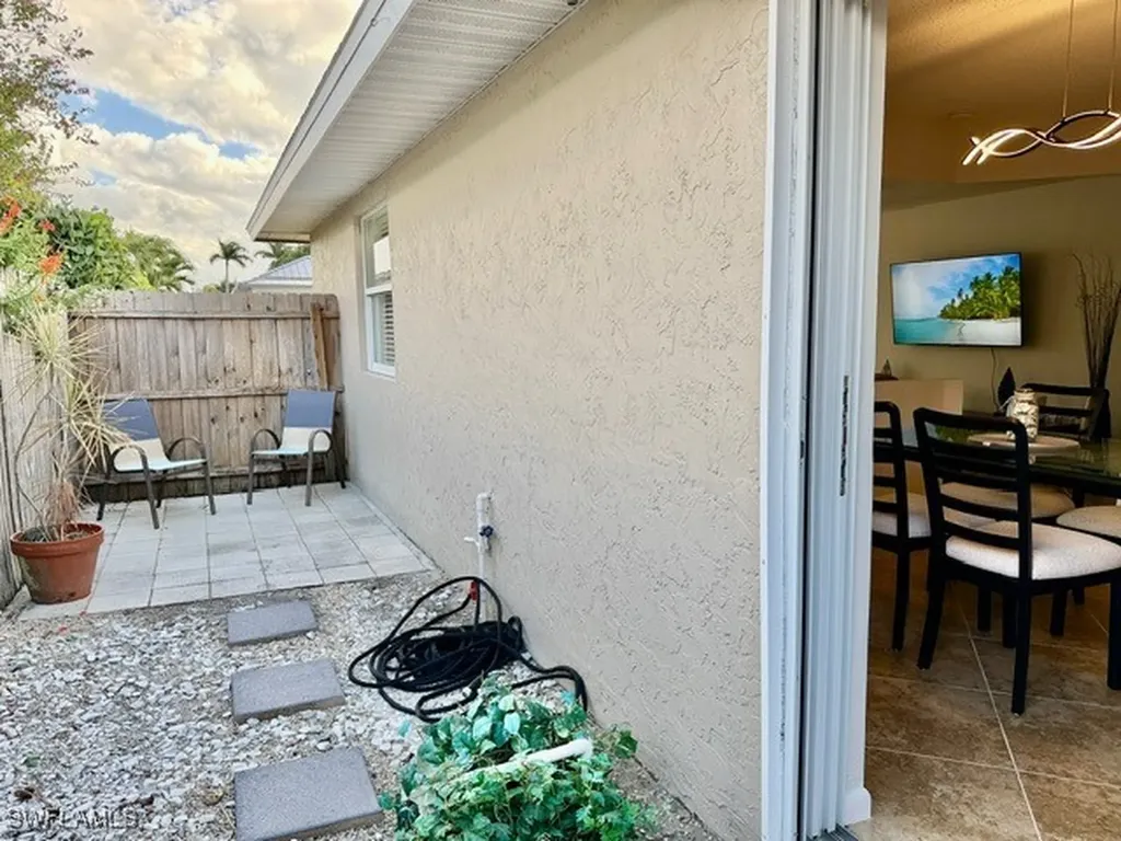 755 106th Avenue N Naples FL 34108