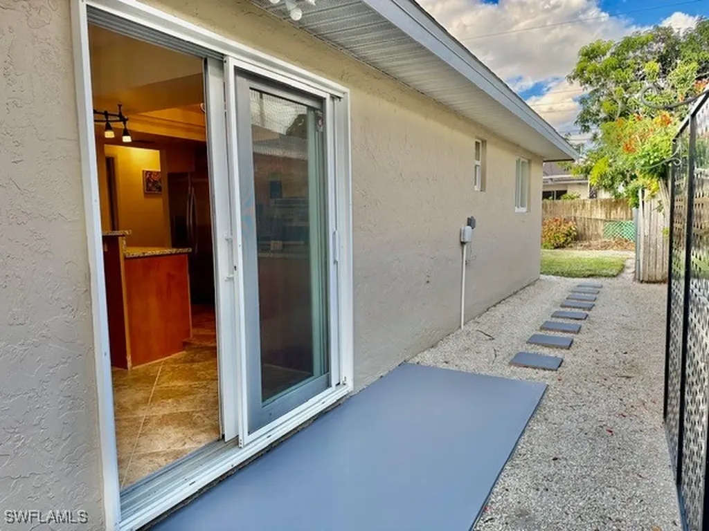 755 106th Avenue N Naples FL 34108