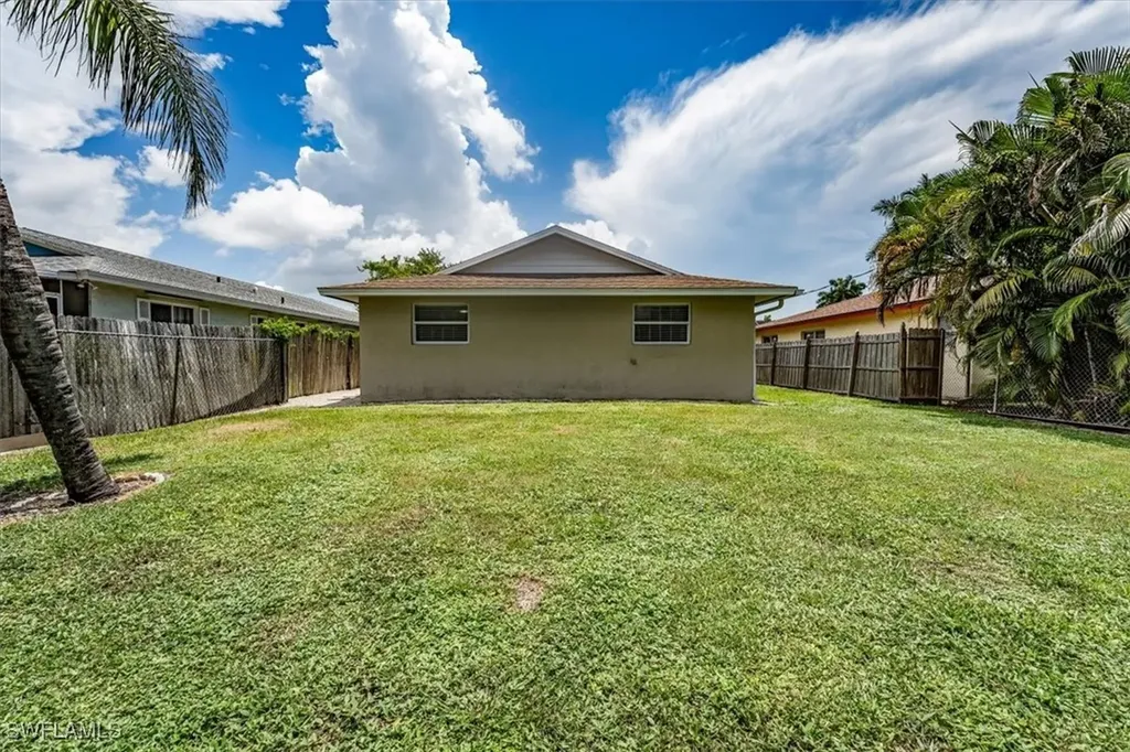 755 106th Avenue N Naples FL 34108