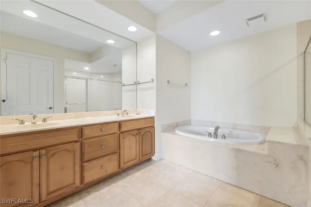 285 Grande Way Naples FL 34110