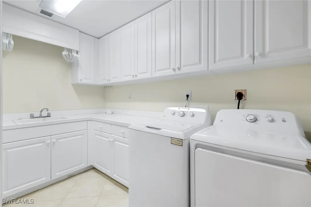 285 Grande Way Naples FL 34110