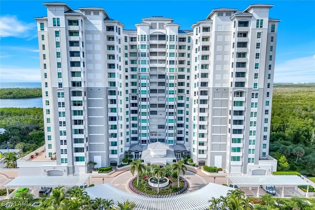 285 Grande Way Naples FL 34110