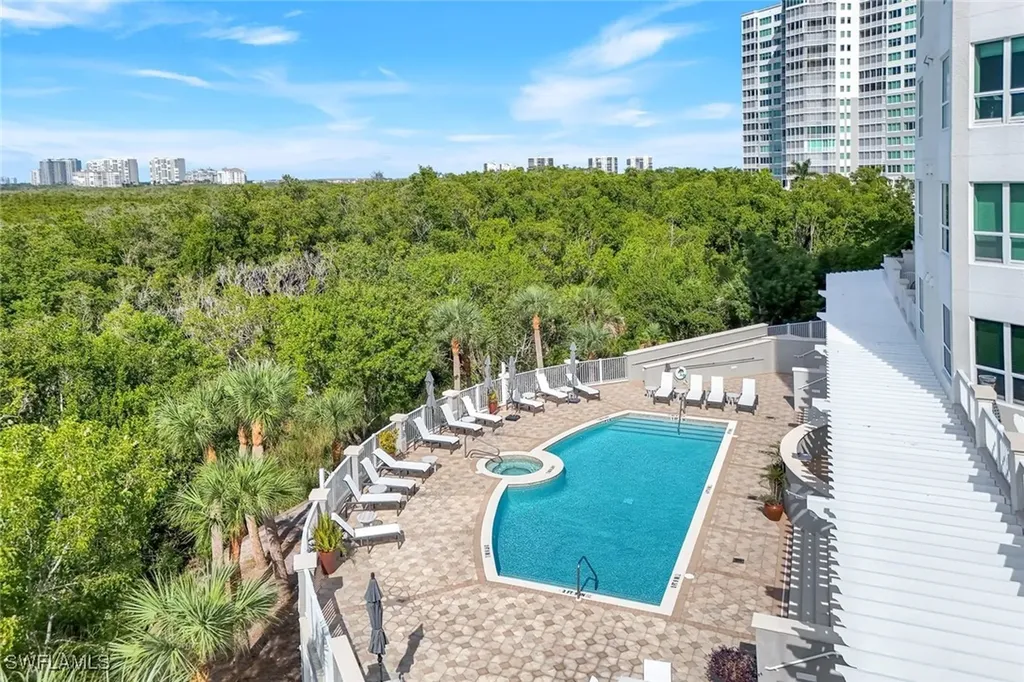 285 Grande Way Naples FL 34110