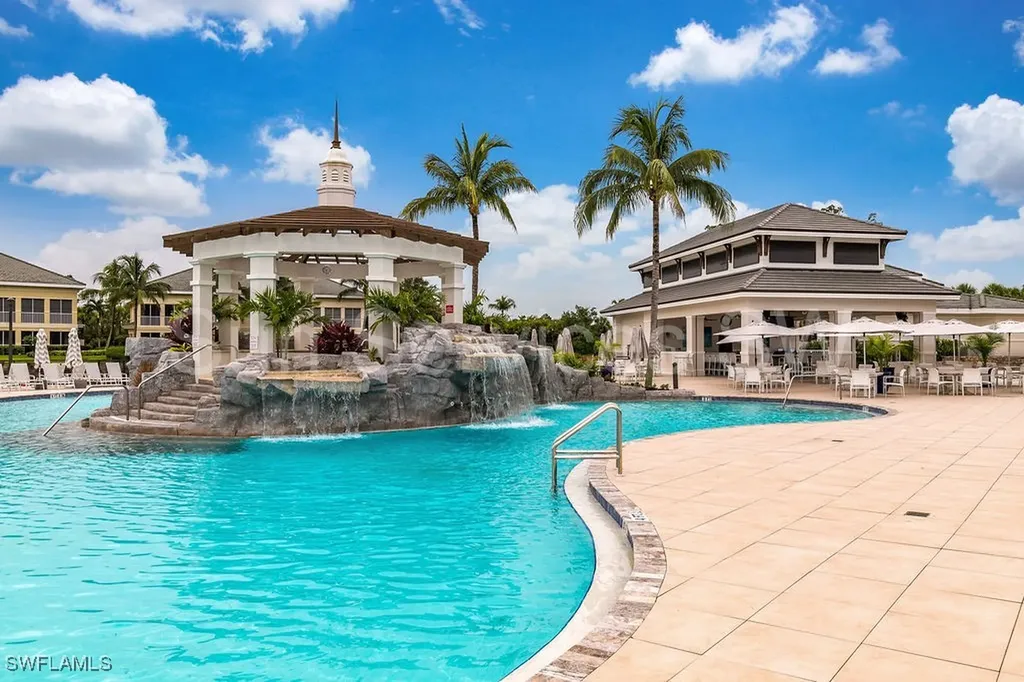 285 Grande Way Naples FL 34110