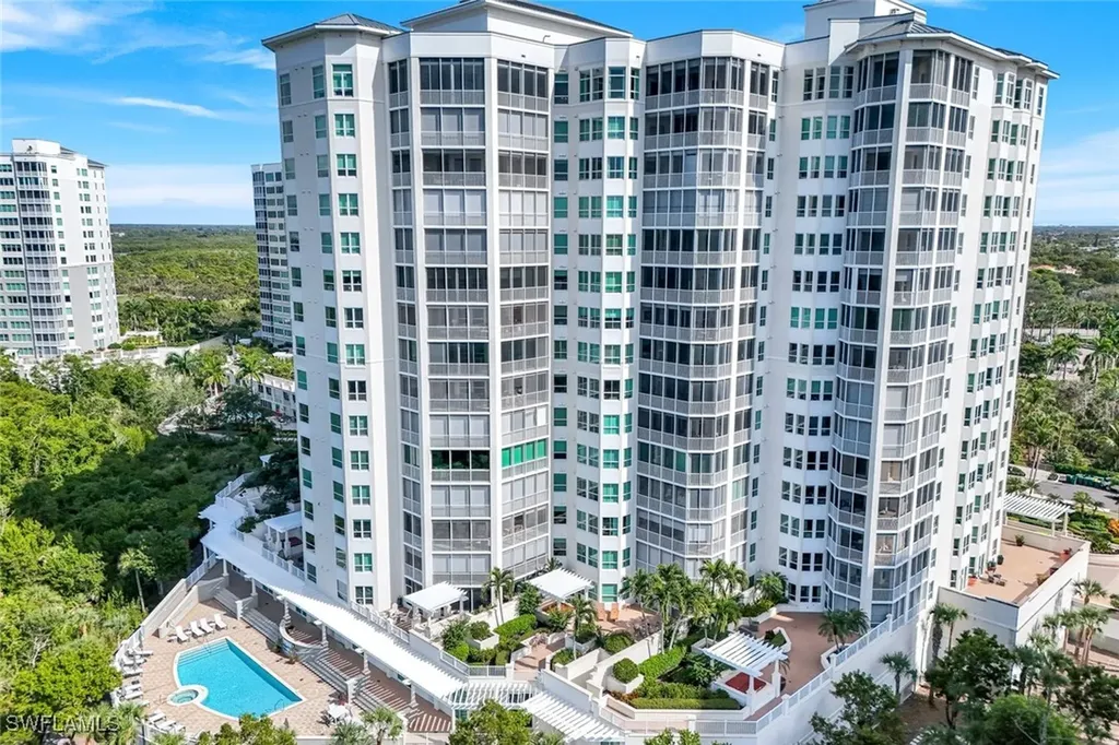 285 Grande Way Naples FL 34110