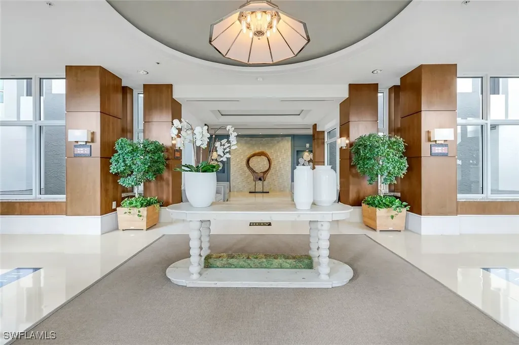 285 Grande Way Naples FL 34110