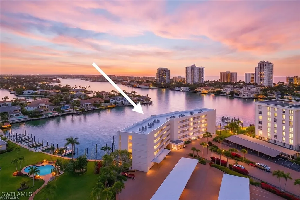 300 Park Shore Drive Naples FL 34103