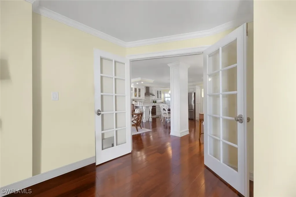 300 Park Shore Drive Naples FL 34103