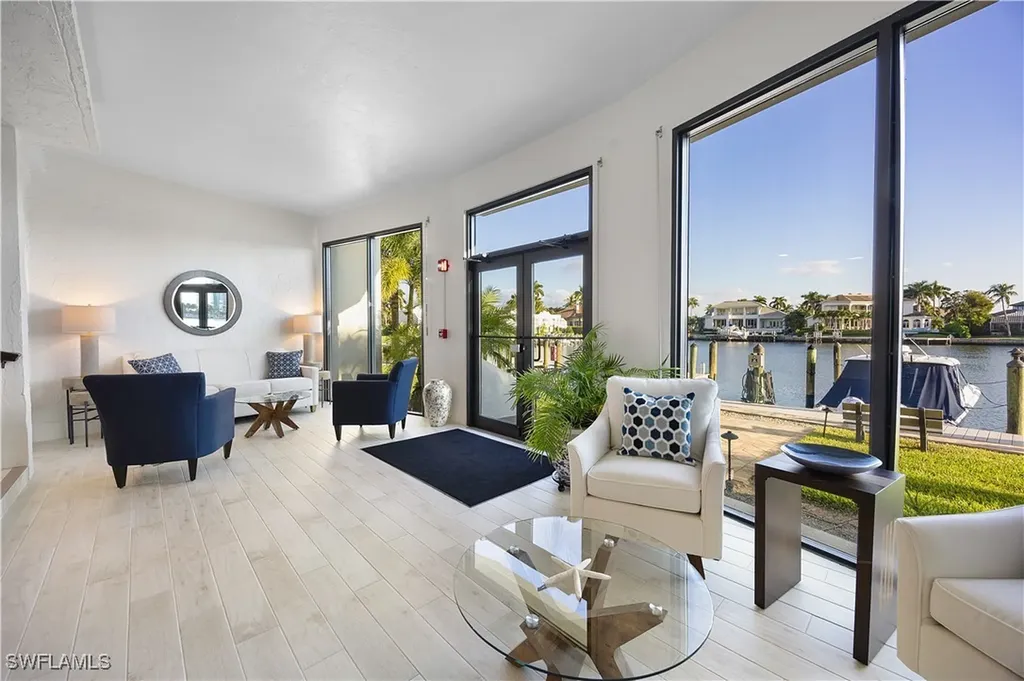 300 Park Shore Drive Naples FL 34103