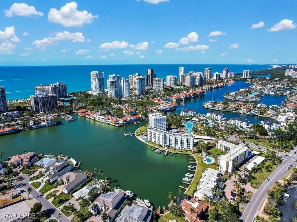 300 Park Shore Drive Naples FL 34103