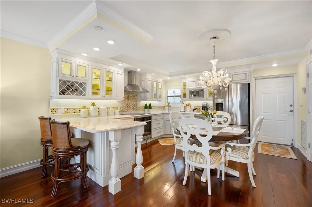 300 Park Shore Drive Naples FL 34103