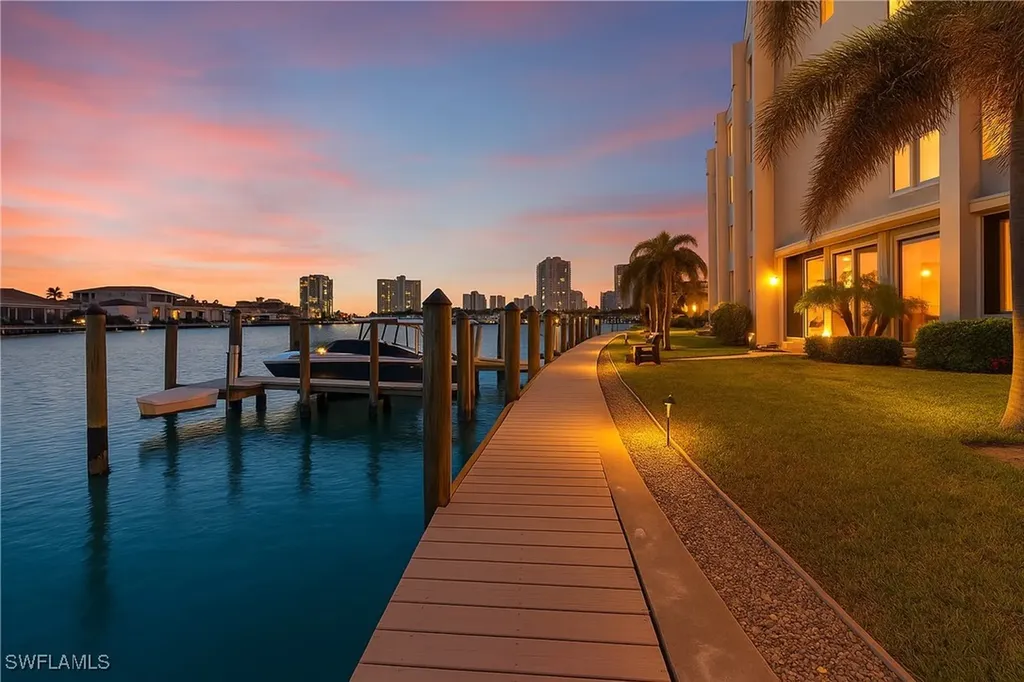 300 Park Shore Drive Naples FL 34103