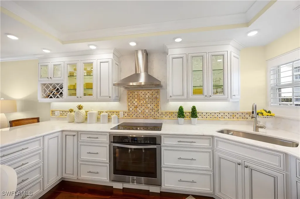 300 Park Shore Drive Naples FL 34103