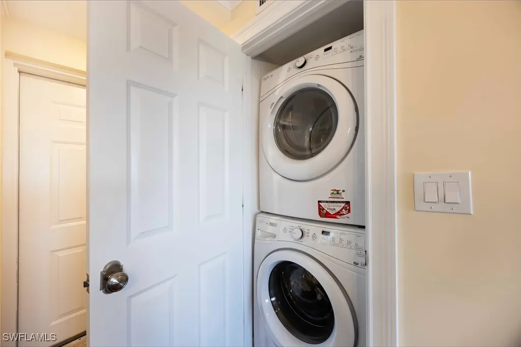 300 Park Shore Drive Naples FL 34103
