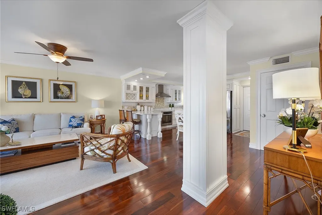 300 Park Shore Drive Naples FL 34103