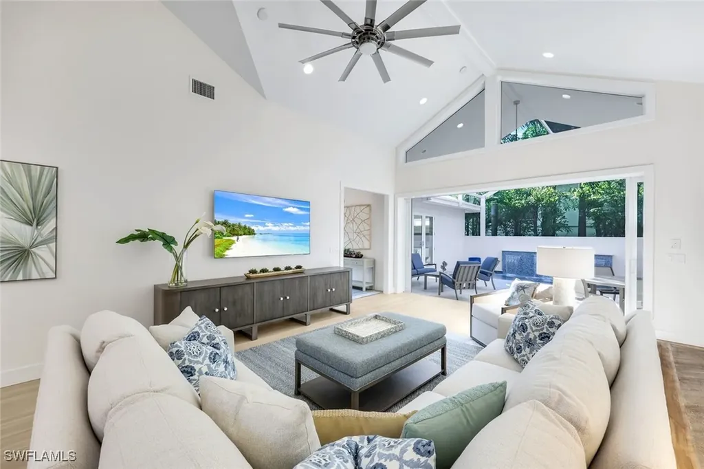 2100 Curtis Street Naples FL 34112